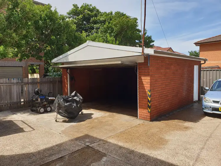 Garage 20 Gould Street