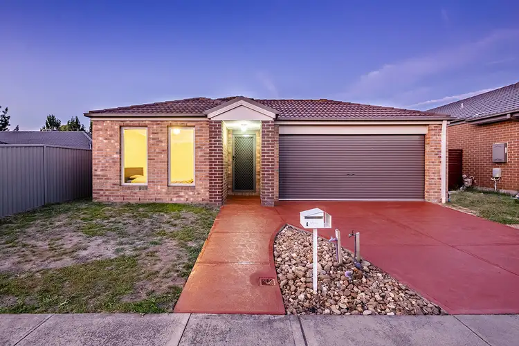 4 Monmouth Road, Cranbourne East VIC 3977
