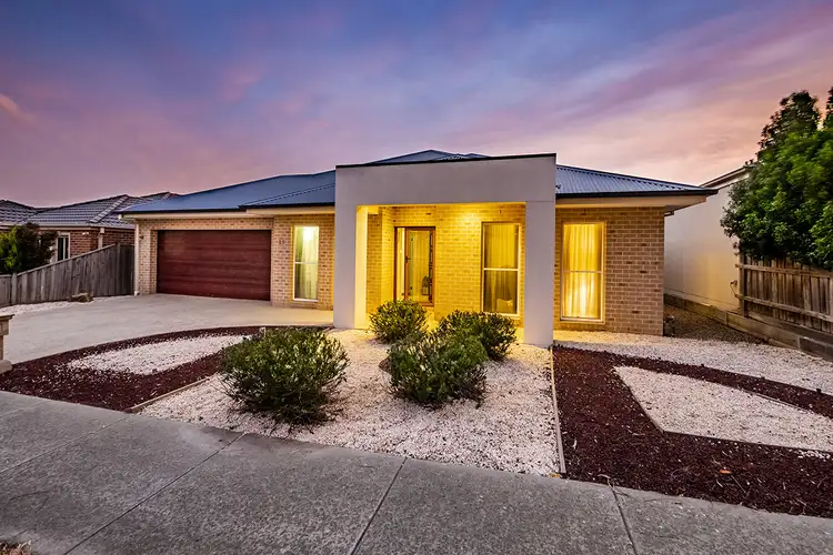 25 Yammerbook Way, Cranbourne East VIC 3977