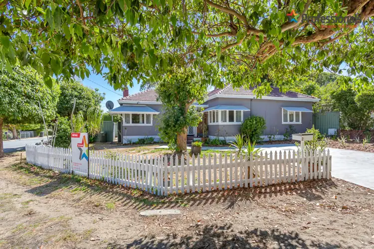 2 Stepney Road, Armadale WA 6112