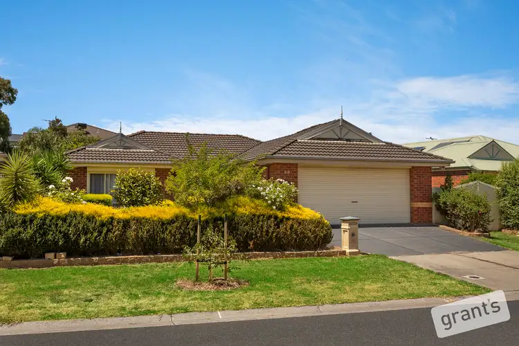 38 Kingston Avenue, Narre Warren South VIC 3805