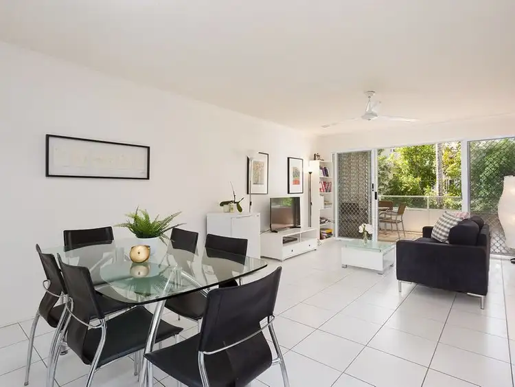 2/214 Sir Fred Schonell Drive, St Lucia QLD 4067