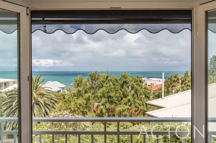 2/11 Salvado Street, Cottesloe WA 6011
