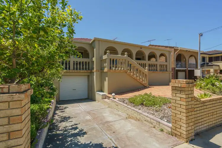 12 Hale Street, Beaconsfield WA 6162