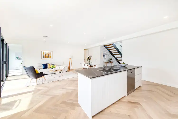Third view of Homely semi-detached listing, 2/7 Sabine Close, Garran ACT 2605