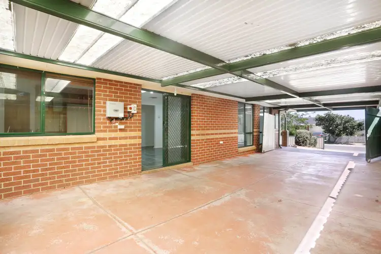 Sixth view of Homely house listing, 10 Simpson Court, Meadow Heights VIC 3048