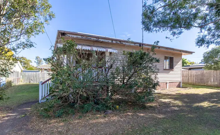 137 South Station Road, Silkstone QLD 4304