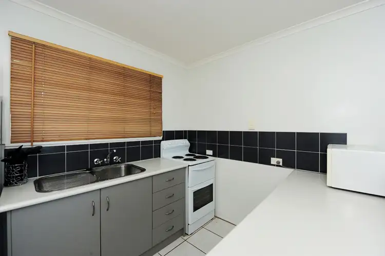 Sixth view of Homely unit listing, 2/141 Oaka Lane, Gladstone Central QLD 4680