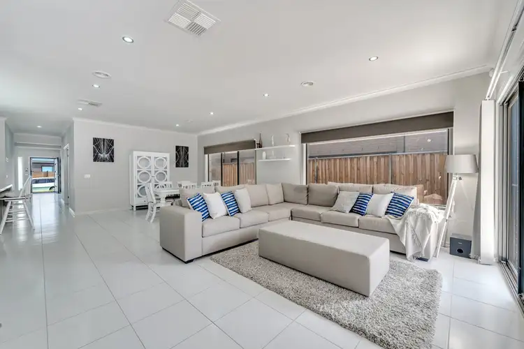18 Coledale Drive, Weir Views VIC 3338