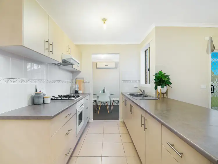 Fifth view of Homely house listing, 2 Spencer Place, Pakenham VIC 3810