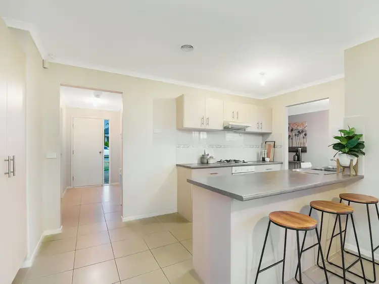 Sixth view of Homely house listing, 2 Spencer Place, Pakenham VIC 3810