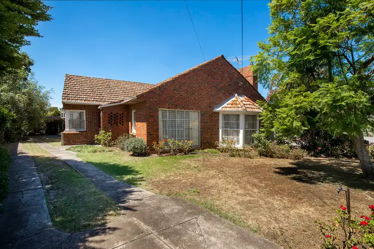 Second view of Homely house listing, 6 Hewitt Court, Strathmore VIC 3041
