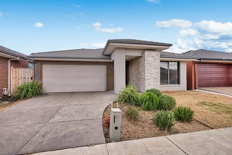 10 Goodison Road, Clyde North VIC 3978