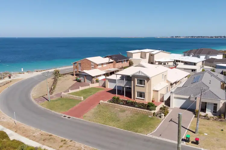 2 Shelton Street, Waikiki WA 6169