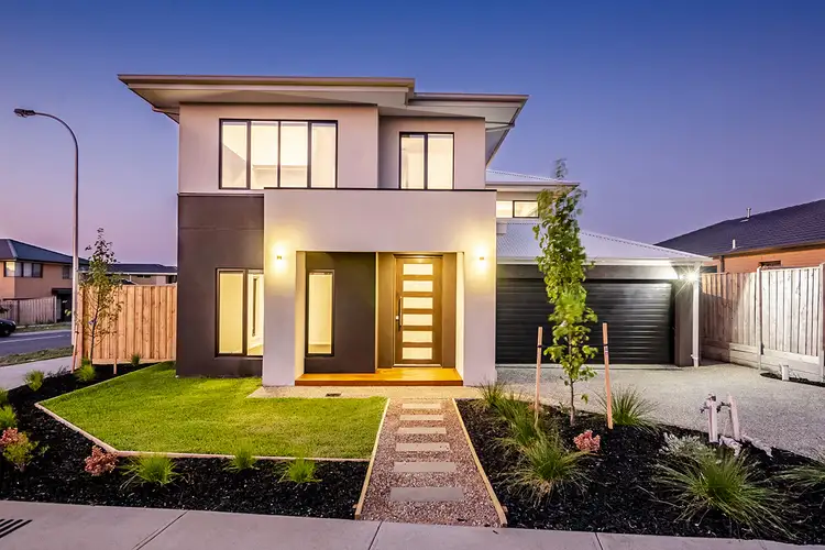 7 Carberry Drive, Clyde North VIC 3978