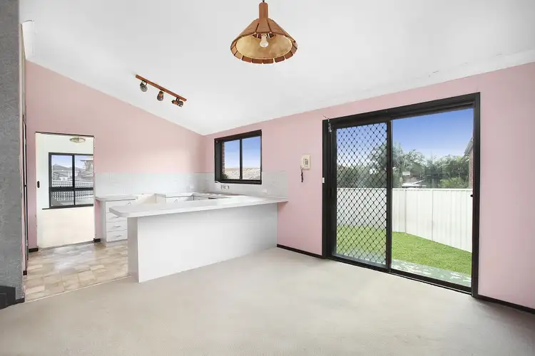5 SEBASTIAN PLACE, Barrack Heights NSW 2528