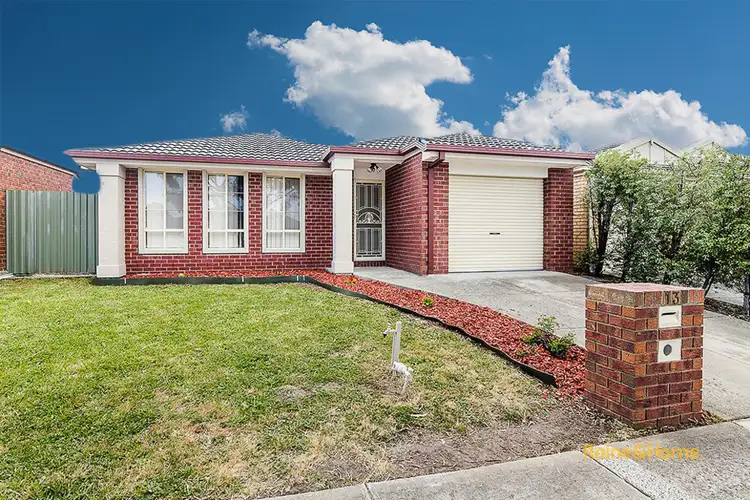 13 HOUNDSFORTH STREET, Cranbourne East VIC 3977