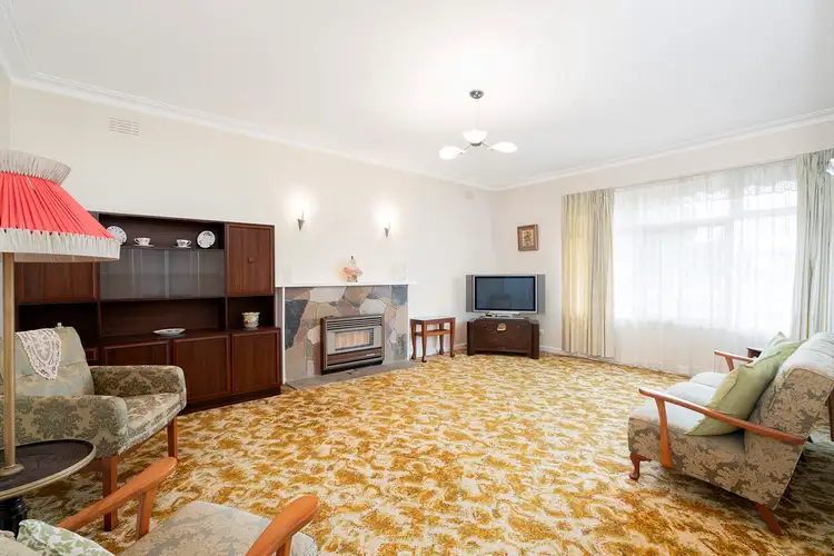Second view of Homely house listing, 6 Harvey Court, Cheltenham VIC 3192