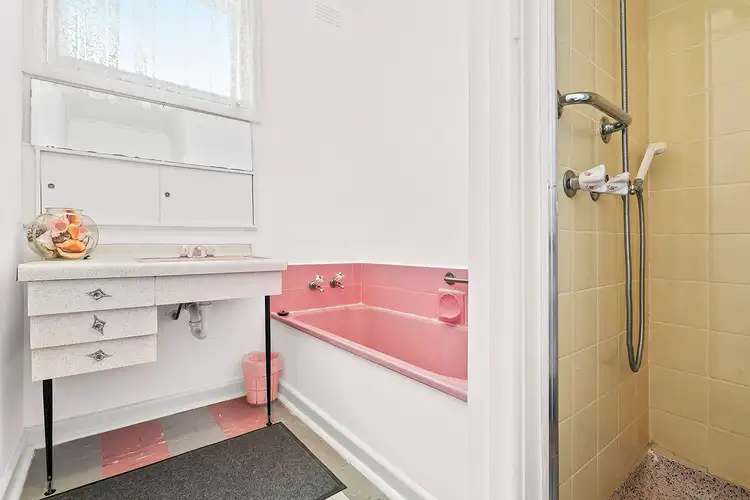 Seventh view of Homely house listing, 6 Harvey Court, Cheltenham VIC 3192