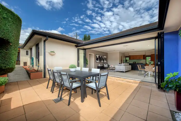 4 Peacock Place, Curtin ACT 2605