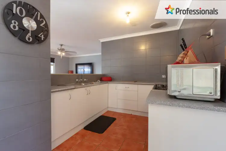 Fifth view of Homely house listing, 8 Kendal Crt, Camillo WA 6111