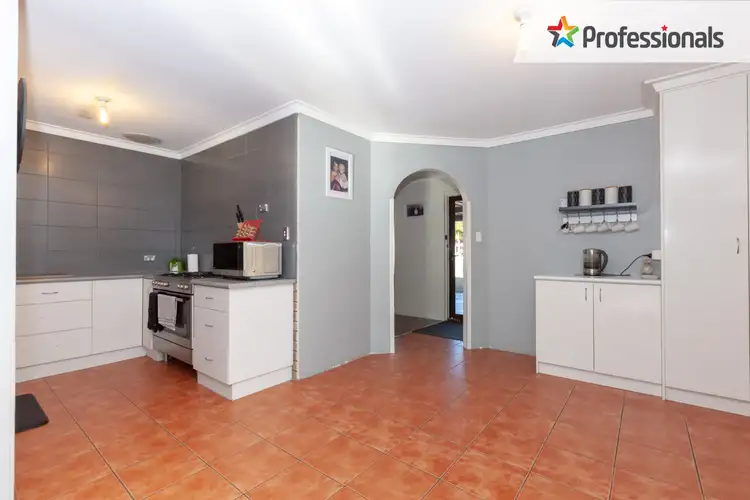 Sixth view of Homely house listing, 8 Kendal Crt, Camillo WA 6111