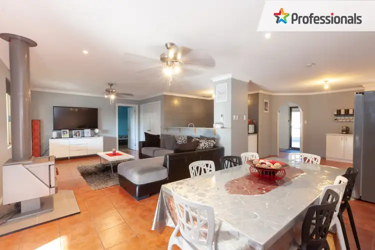 Seventh view of Homely house listing, 8 Kendal Crt, Camillo WA 6111