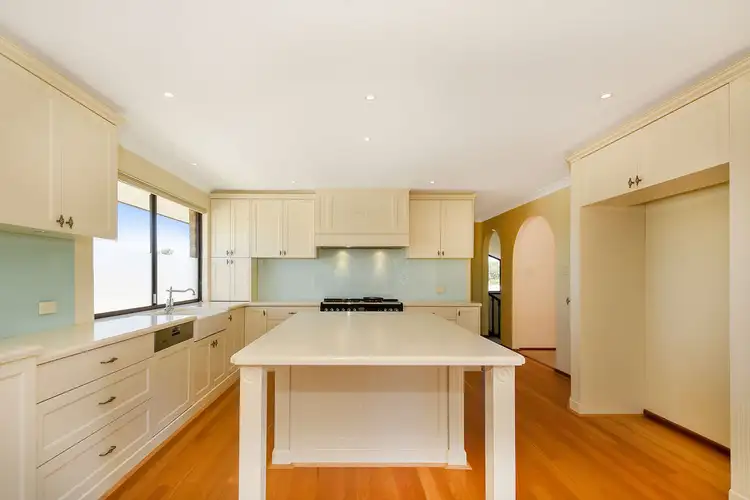 6 Kempenfeldt Avenue, Sorrento WA 6020