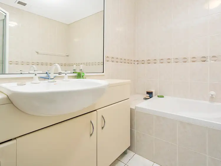 Fifth view of Homely unit listing, 6/6-10 BORONIA STREET, Dee Why NSW 2099
