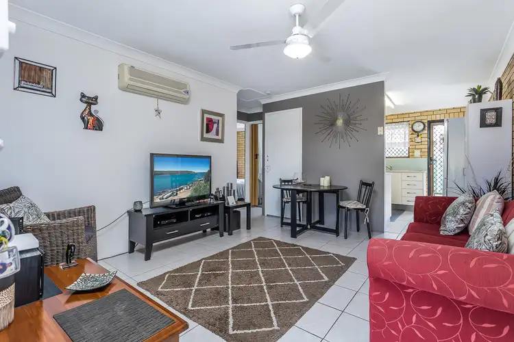 2/51 Ellen St, Woody Point QLD 4019