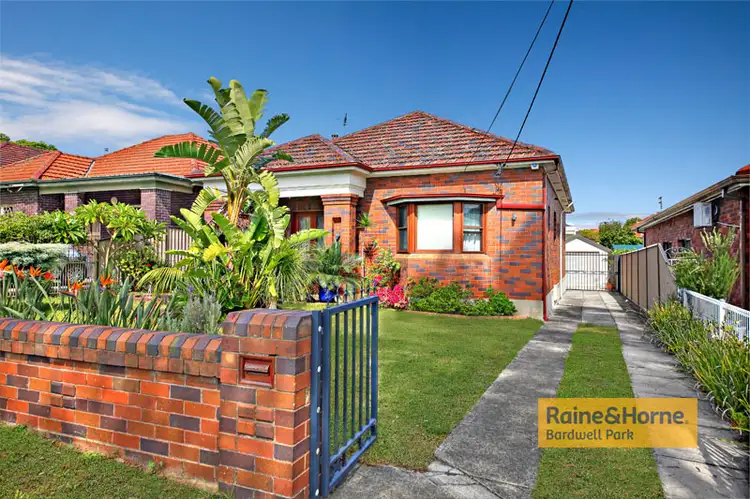 7 Glenview Avenue, Earlwood NSW 2206