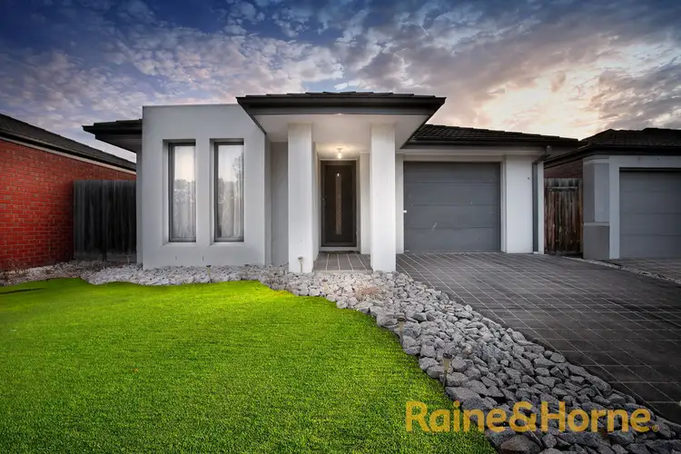 17 Melzak Way, Berwick VIC 3806