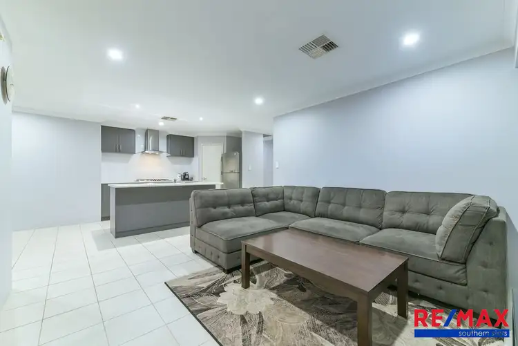 Sixth view of Homely house listing, 5 Monarch Way, Wattle Grove WA 6107