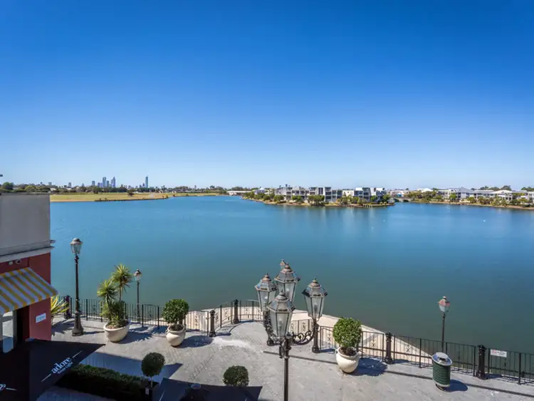 42/3030 The Boulevard, Carrara QLD 4211