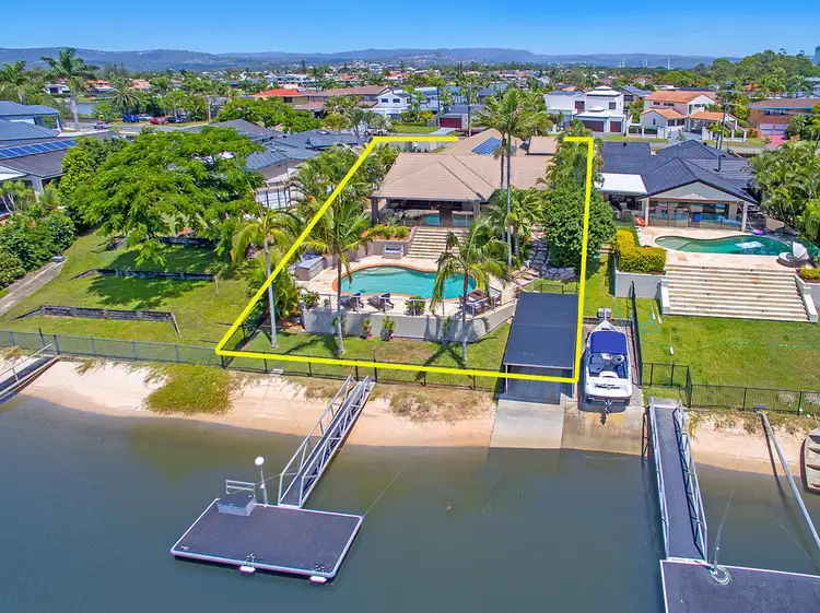 390 Benowa Road, Benowa Waters QLD 4217