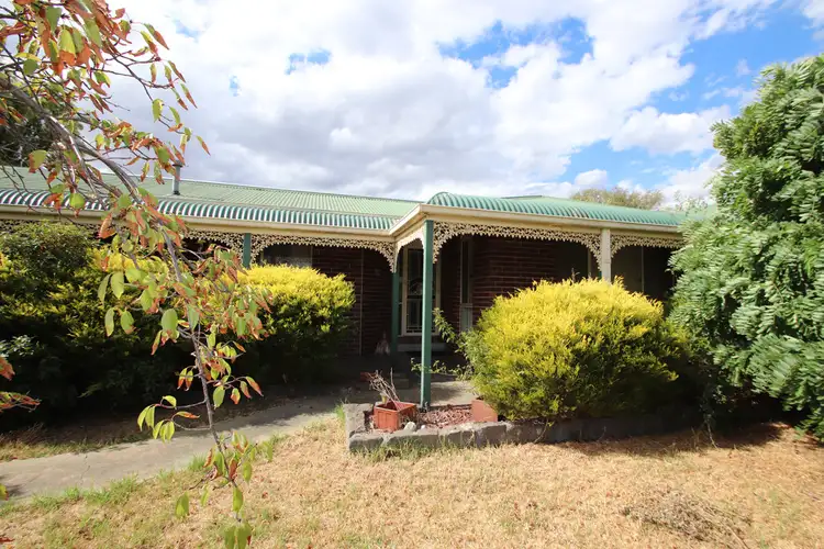 7 Andrea Crescent, Cranbourne North VIC 3977