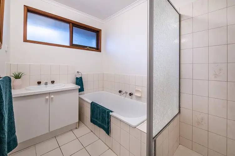 Seventh view of Homely house listing, 2 Rachel Drive, Cranbourne North VIC 3977