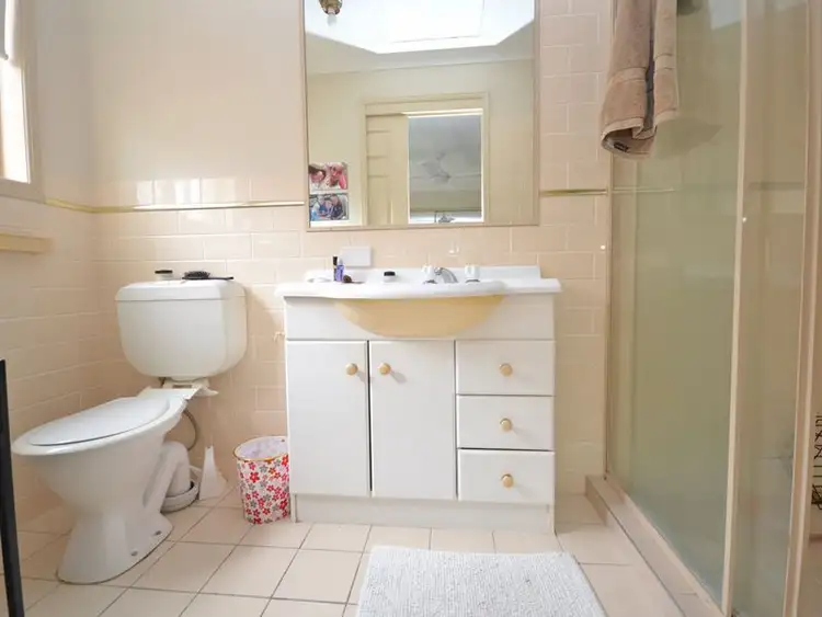 Fifth view of Homely unit listing, 4/208 Scarborough Street, Southport QLD 4215