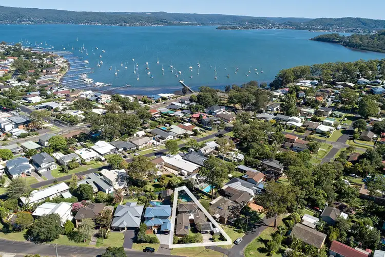 22 Patrick Crescent, Saratoga NSW 2251