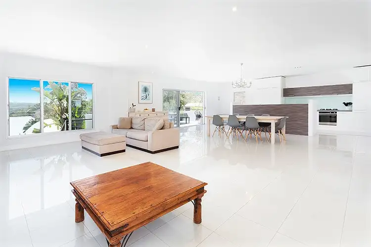 81 The Crescent, Helensburgh NSW 2508