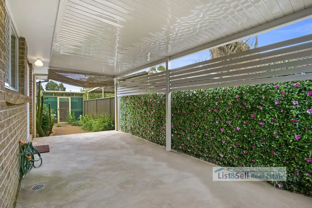 Main view of Homely villa listing, 5/6 Bensley Road, Macquarie Fields NSW 2564
