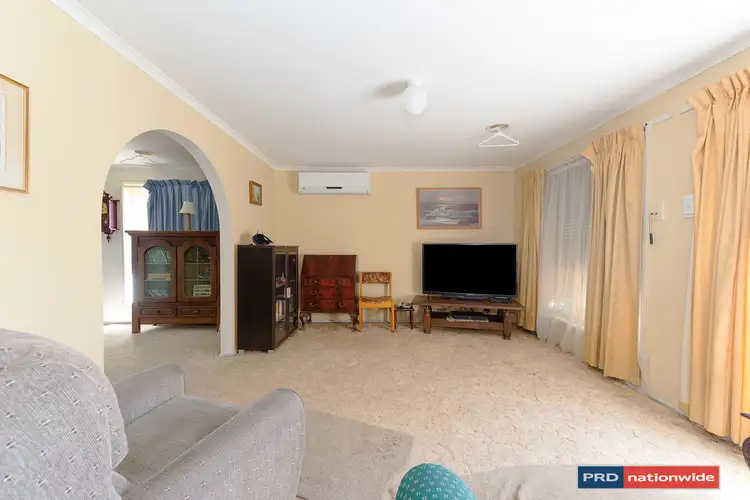 2/13 Toolern Street, Melton South VIC 3338