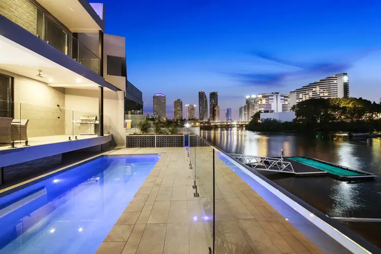 2/21 MIAMI KEY, Broadbeach Waters QLD 4218