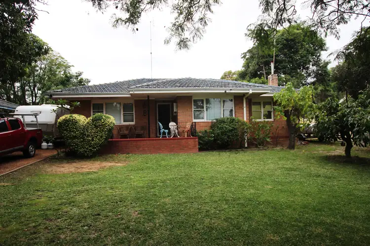 8 HESSE ST, Waroona WA 6215