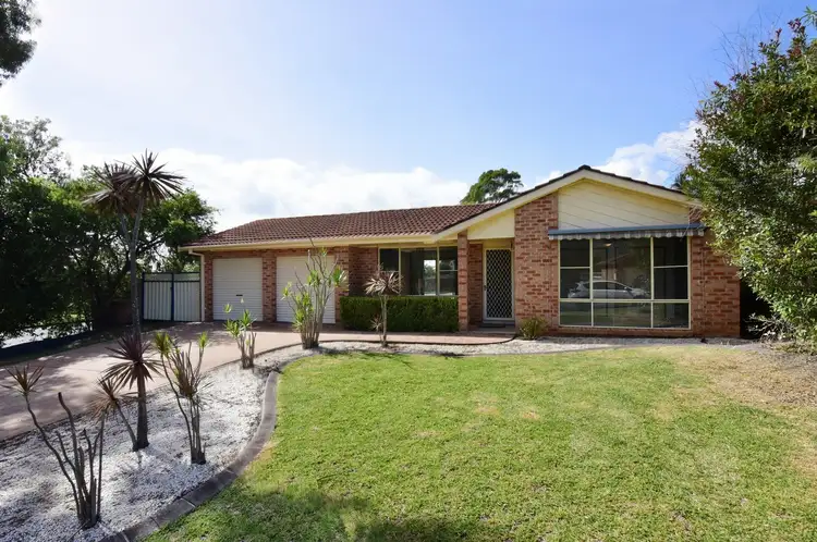 13 Regent Place, Bomaderry NSW 2541