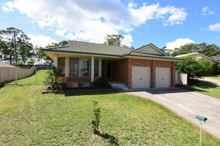 27 Warrigal Street, Nowra NSW 2541