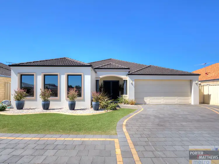 60 Sheffield Road, Wattle Grove WA 6107