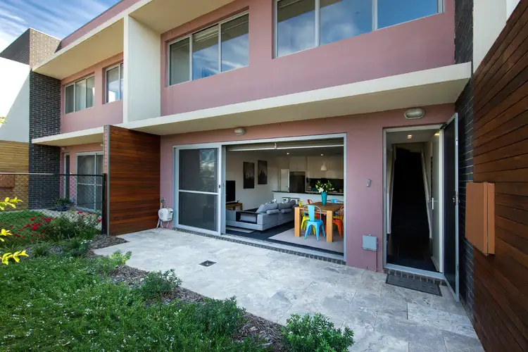 20 Chanter Terrace, Coombs ACT 2611