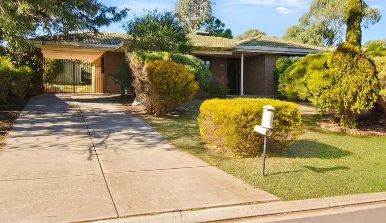 24 Ina Close, Craigmore SA 5114