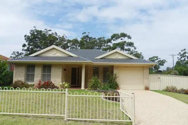 9 FLORIDA CLOSE, Sussex Inlet NSW 2540